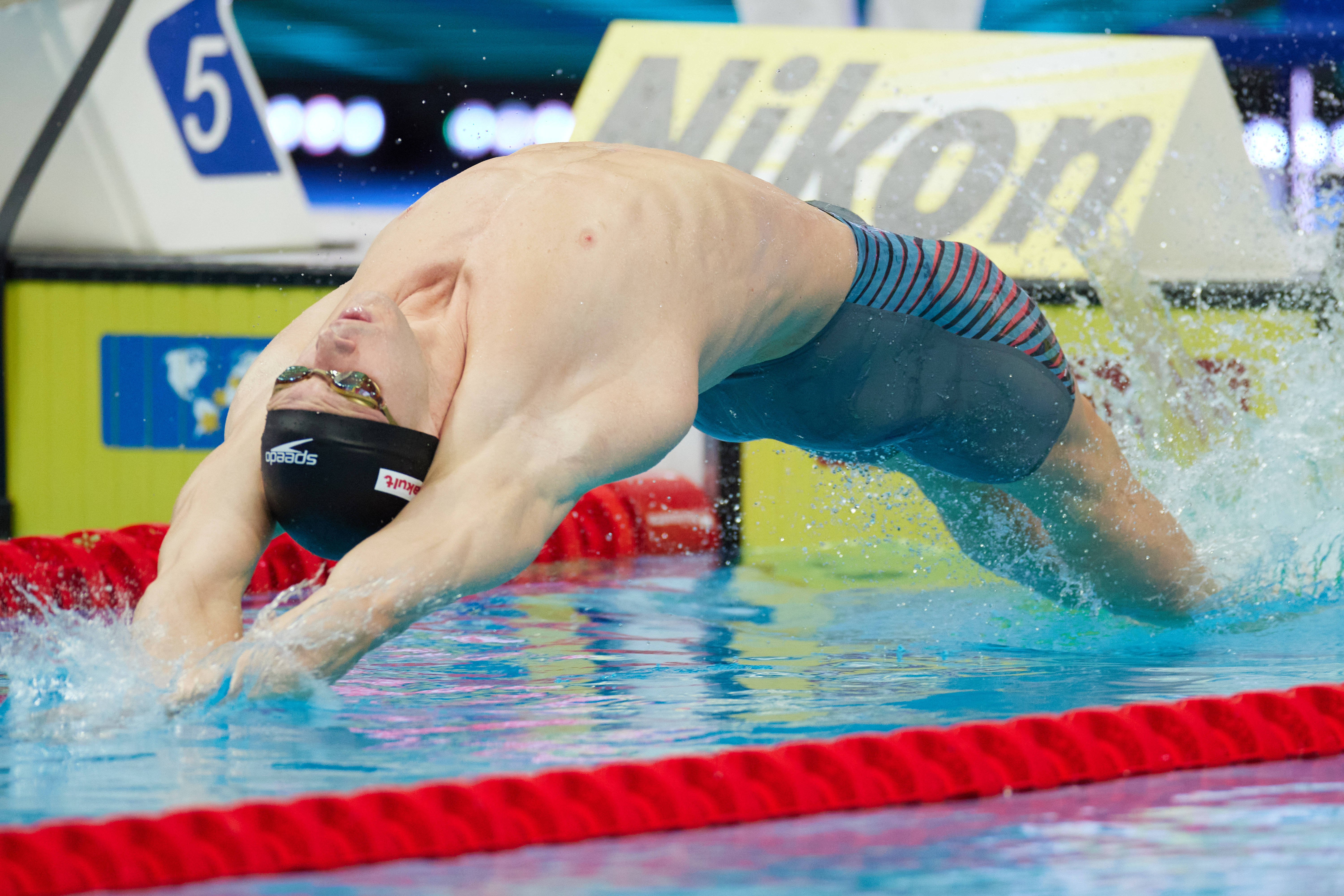 龙战虎争:游泳选手蝉联冠军的简单介绍 龙战虎争:游泳选手蝉联冠军的简单介绍