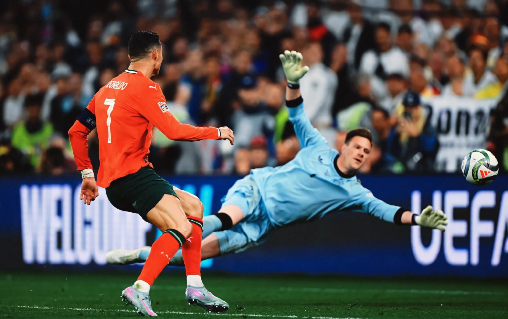 葡萄牙队晋级欧洲足球赛决赛