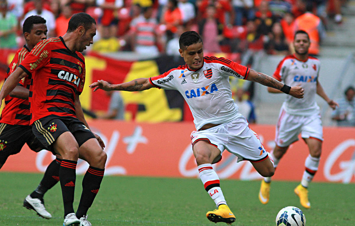 斯旺西城大捷，伯恩利客场击败狼队，继续领先排名的简单介绍