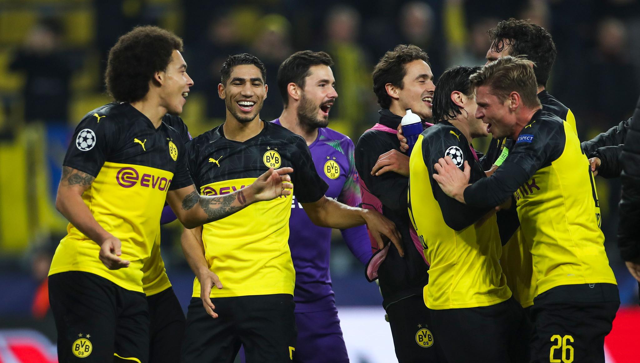 包含国米击败多特蒙德，登顶德国足球积分榜的词条