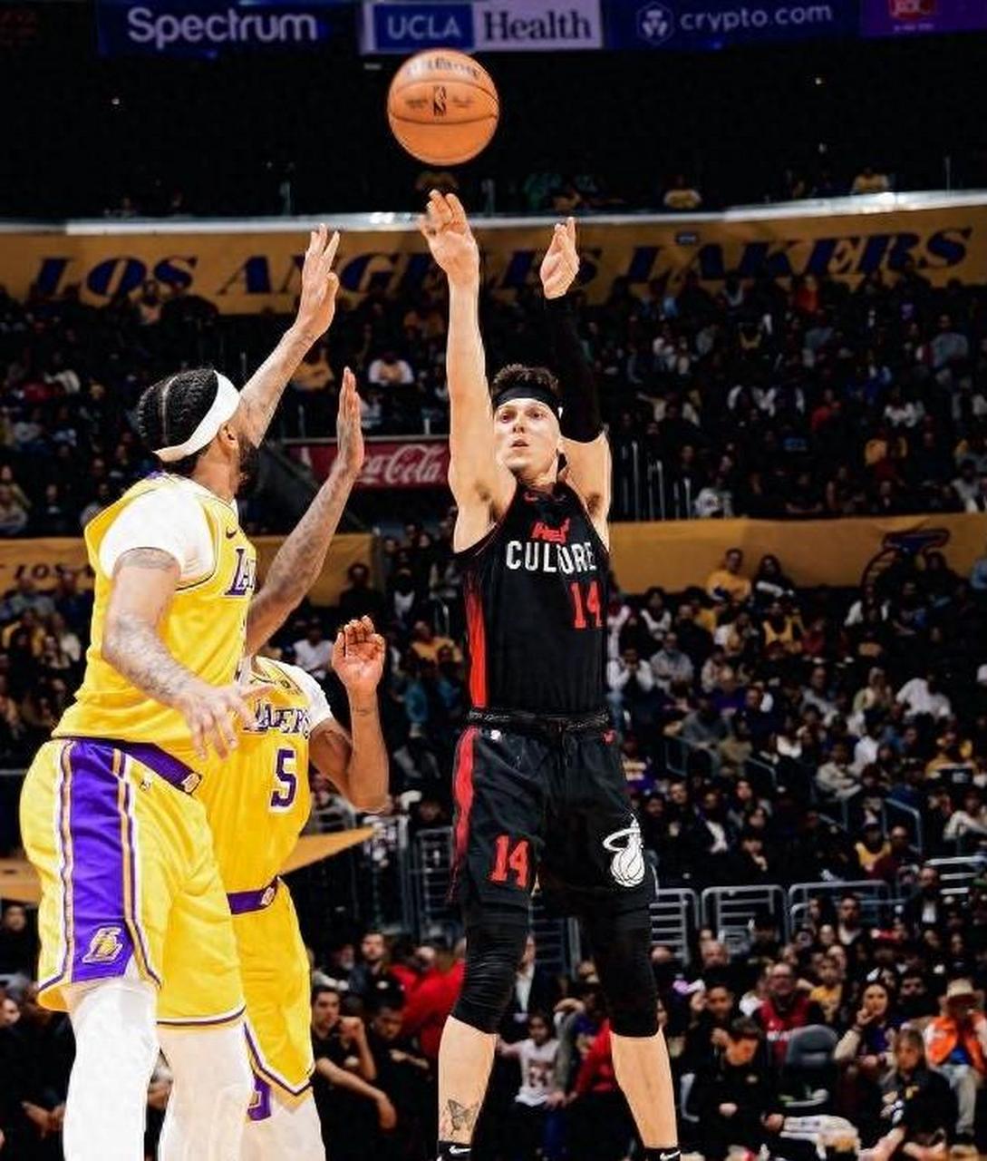 热火不敌湖人，惨遭对手逆转