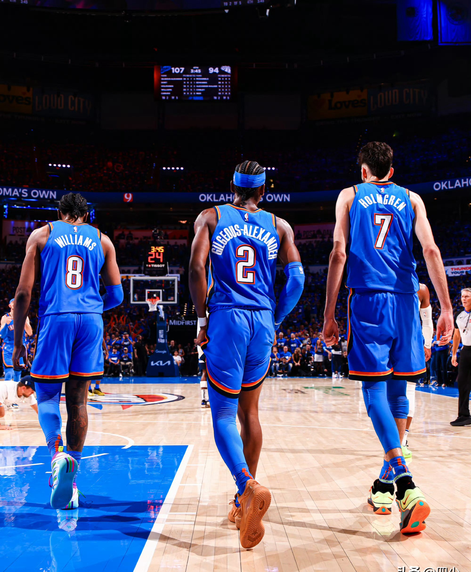 包含鹈鹕队客场获胜，重振西部前进动能的词条