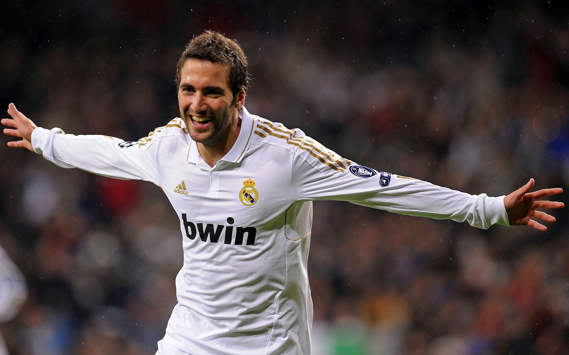 雷恩困局与几内亚铁壁,迪亚斯一束光,照亮足球的终极命题