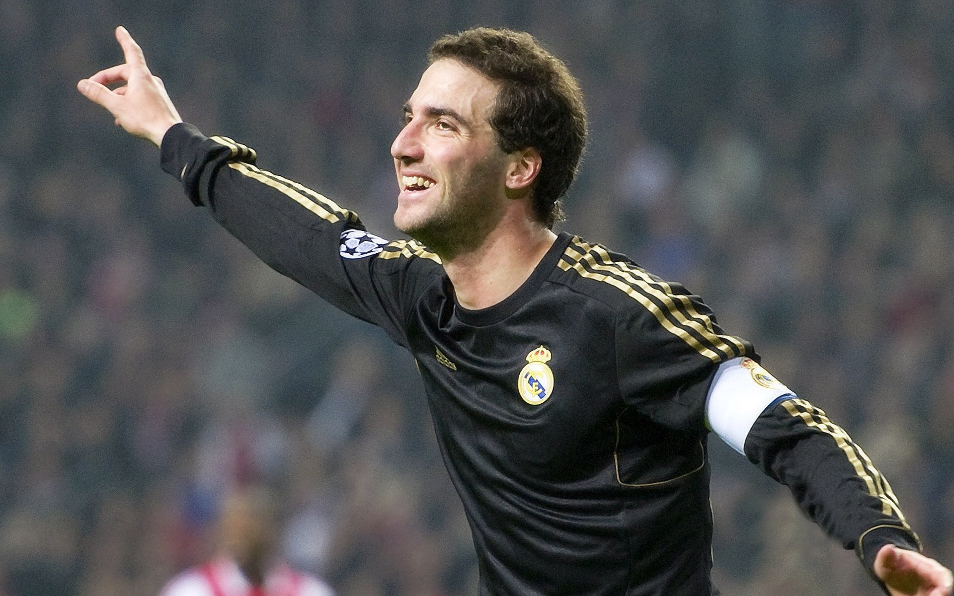 一球定江山，陈雨菲点燃赛场，印尼队险胜马来西亚队上演羽坛经典