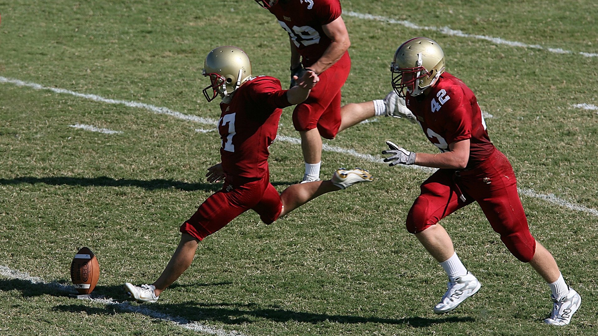 赛道与球场，速度与魔法的双重奏